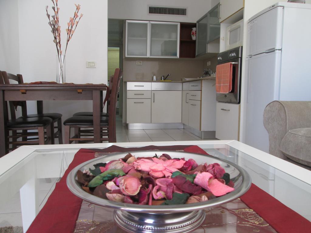 Michelle Suites Herzelia Pituach Zimmer foto