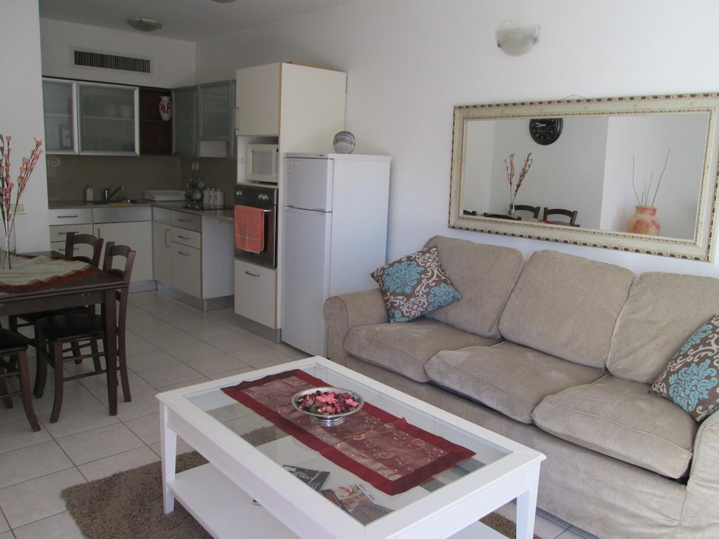 Michelle Suites Herzelia Pituach Zimmer foto
