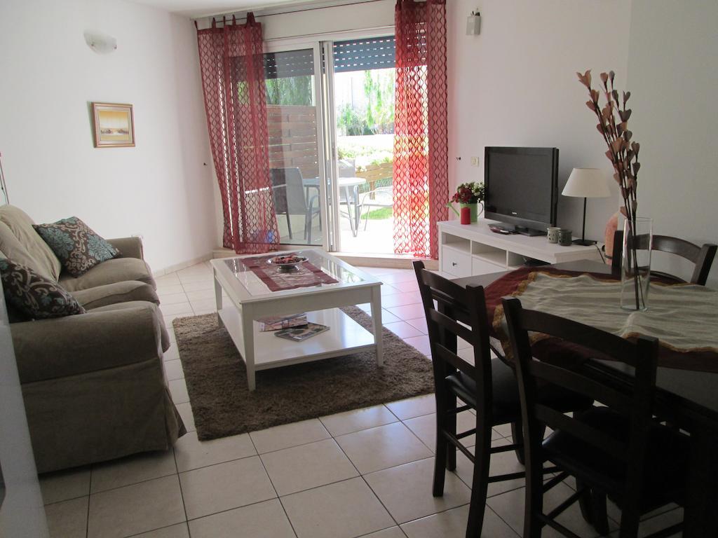 Michelle Suites Herzelia Pituach Zimmer foto