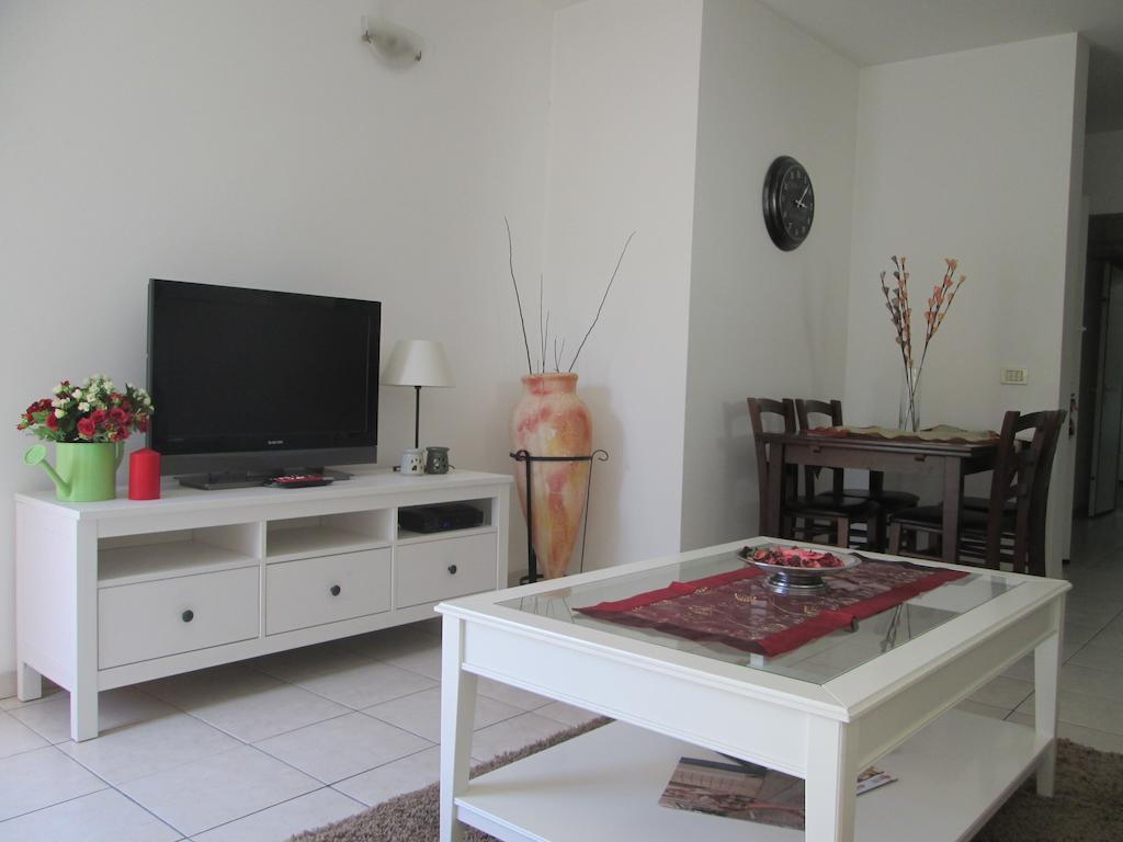 Michelle Suites Herzelia Pituach Zimmer foto
